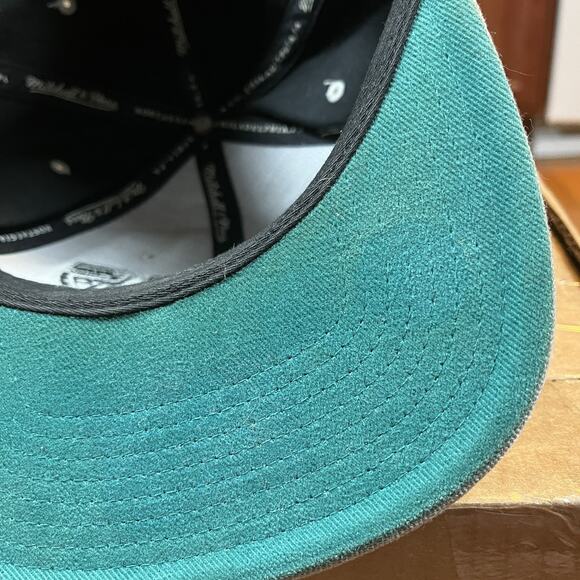 Vancouver Grizzlies Mitchell & Ness Adjustable Hat Wool Blend NBA Basketball - Picture 5 of 9